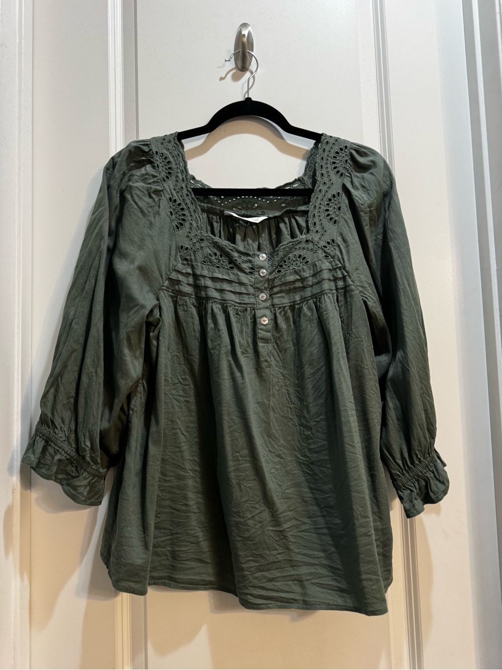 Lauren Conrad Green Top Large Boho Eyelet 3/4 Sleeves  Armpit To Armpit 20”